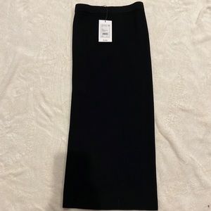 Brand new Theory black compact crepe straight skirt, size P